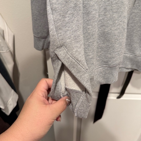 Vs sweater - Picture 2 of 3